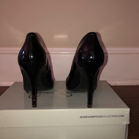 Jessica Simpson Black Patent Close Toed Heels 6M - Picture 2 of 8